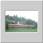 Triebzug der BR 628 bei Eichst&auml;tt unterhalb der Willibaldsburg