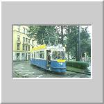 M&uuml;nchen: M4-Trambahnzug am Maxmonument